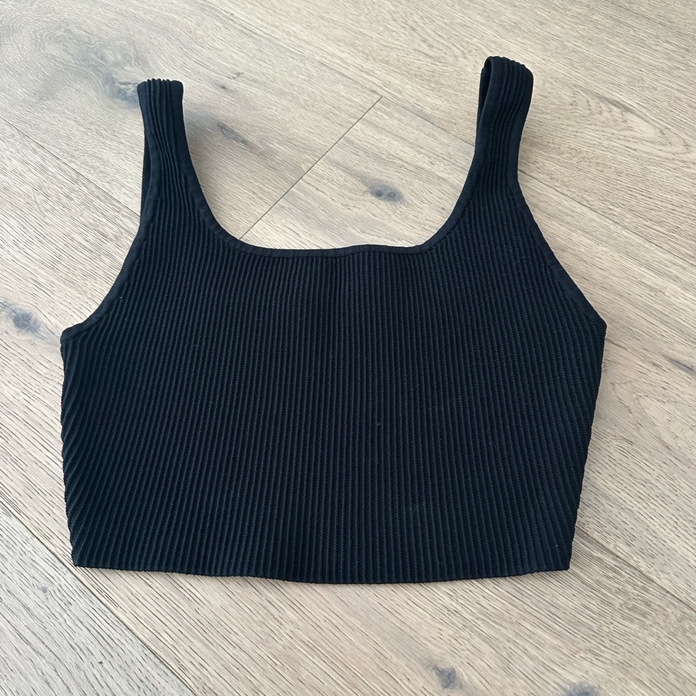 Aritzia Black Ribbed Crop Top